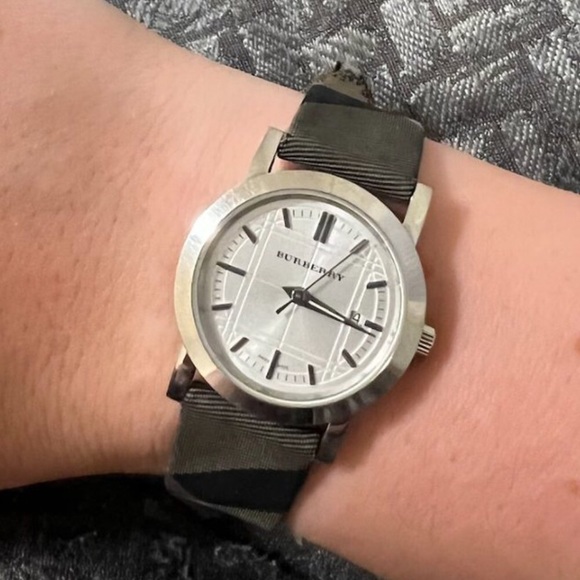 Burberry Accessories - Burberry Silver and Black Women's Watch